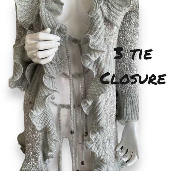 SIONI GREY RUFFLED KNIT SWEATER CARDIGAN. WOMEN’S SIZE MEDIUM/LARGE - Picture 6 of 8